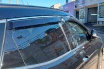 Hyundai Santa Fe 3 2012–2018 Vetrni deflektorji oken s kromirano letvijo (4 kosi, HIC) fotografija 2