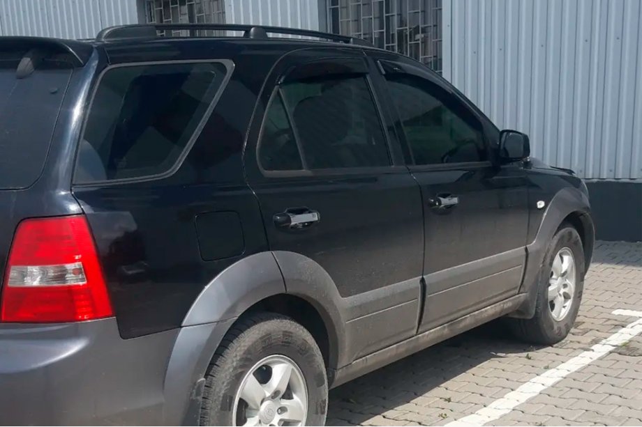 Kia Sorento I BL 2002–2009 Deflektorji oken (4 kosi, HIC) Fotografija 9