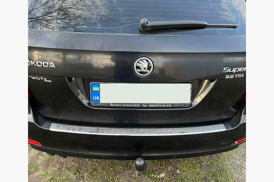 Skoda Superb 2009–2015 Zaščitna letev zadnjega odbijača Carmos V1 (SW, nerjaveče jeklo) Image
