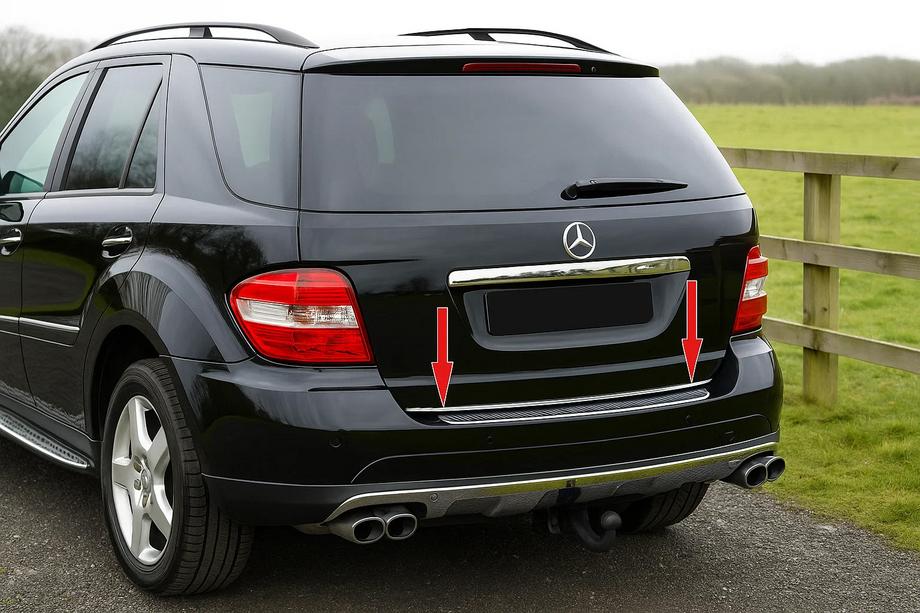 Mercedes ML W164 2005–2011 Zaščitna letev roba prtljažnika (nerjaveče jeklo) Fotografija 1