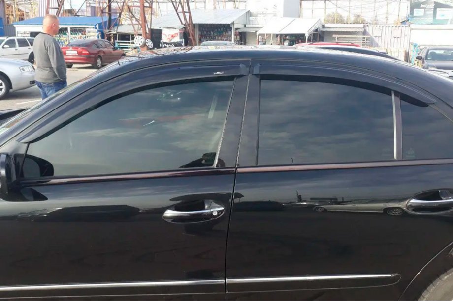 Mercedes E-class W211 2002–2009 Deflektorji oken SD (4 kosi, HIC) Fotografija 2
