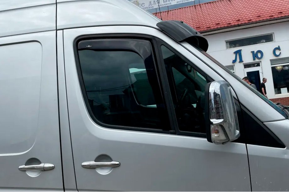 Volkswagen Crafter 2006–2016 Vstavljivi deflektorji za okna (2 kos, HIC) Image