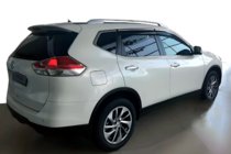 Nissan X-trail T32/Rogue 2014–2021 Vetrni deflektorji oken s kromirano letvijo (4 kosi, HIC) fotografija 1