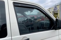 Volkswagen T5 Multivan 2003–2010 Vstavljivi deflektorji za okna (2 kos, HIC) fotografija 10