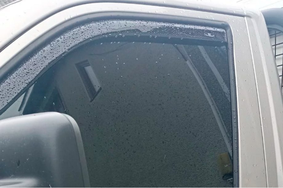 Volkswagen T6 2015–2024 Vstavljivi deflektorji za okna (2 kos, HIC) Image
