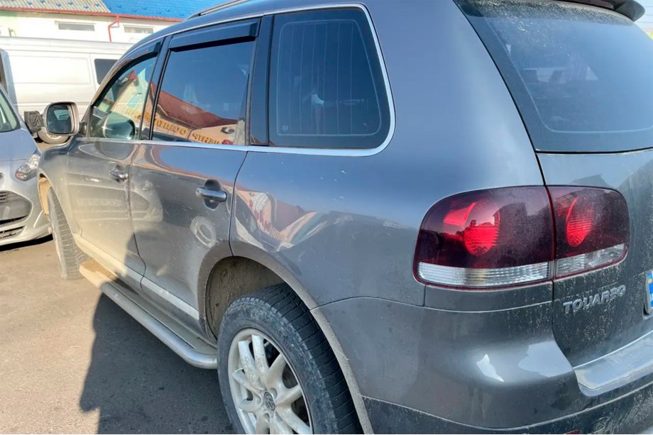 Volkswagen Touareg 2002–2010 Deflektorji oken (4 kosi, HIC) Fotografija 7