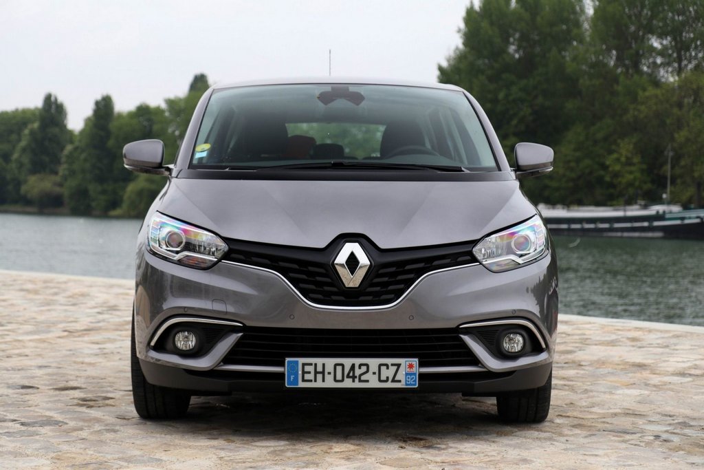 Četrta generacija kompaktnega enoprostorca Renault Scenic
