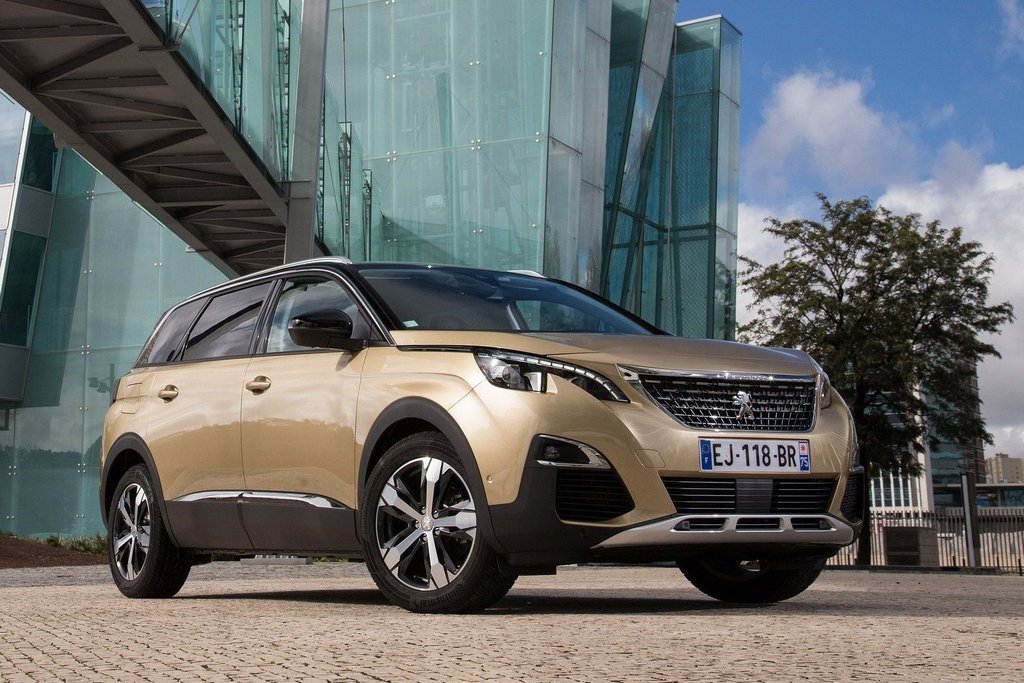 Pregled druge generacije križanca Peugeot 5008