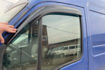 Nissan Interstar 2002–2010 Vetrni deflektorji za okna (2 kosa, HIC) fotografija 6