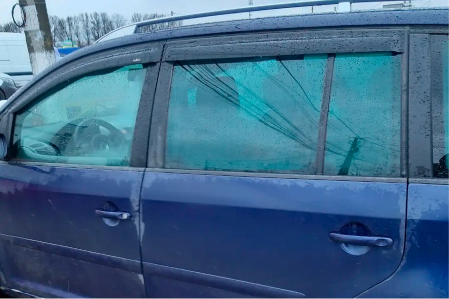 Volkswagen Touran 2003–2010 Deflektorji oken (4 kosi, HIC) Fotografija 17