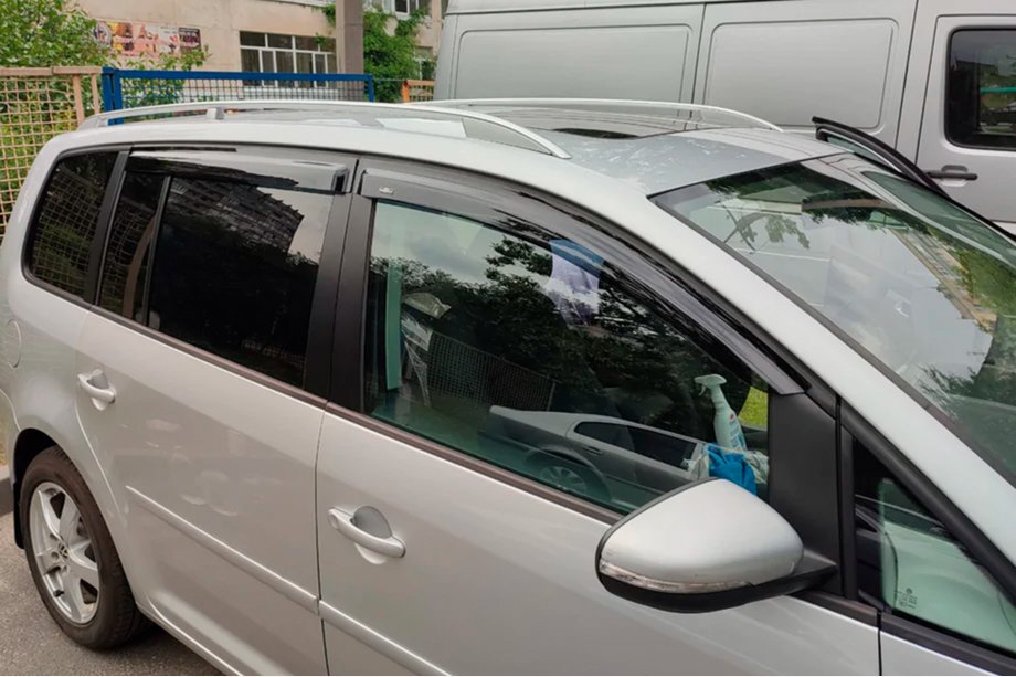 Volkswagen Touran 2003–2010 Deflektorji oken (4 kosi, HIC) Fotografija 10
