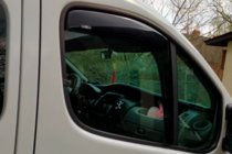 Nissan Primastar 2002–2014 Vstavljivi deflektorji za okna (2 kos, HIC) fotografija 2