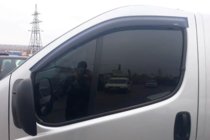 Nissan Primastar 2002–2014 Vetrni deflektorji za okna (2 kosa, HIC) fotografija 11