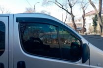 Nissan Primastar 2002–2014 Vetrni deflektorji za okna (2 kosa, HIC) fotografija 2