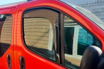 Renault Trafic 2001–2015 Vstavljivi deflektorji za okna (2 kos, HIC) fotografija 4