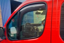 Renault Trafic 2001–2015 Vstavljivi deflektorji za okna (2 kos, HIC) fotografija 3