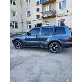 Kromirane strešne vzdolžne letve (relingi), turški dizajn (2 kosa) Mitsubishi Pajero Wagon III 1999–2006 fotografija 4