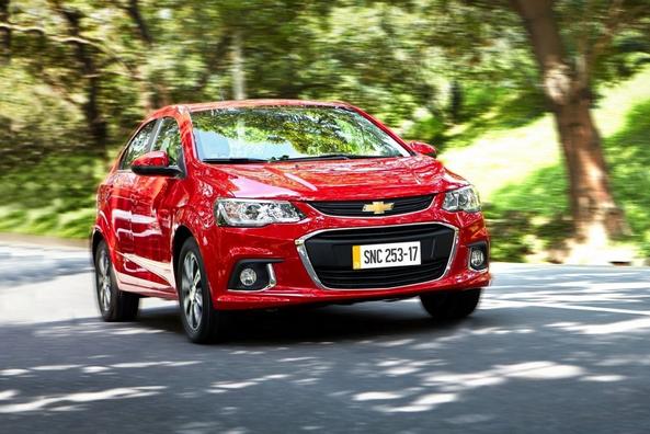 Pregled posodobljene limuzine Chevrolet Aveo
