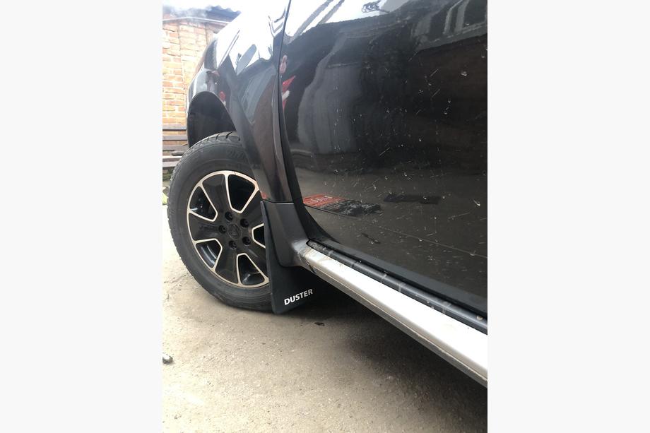 Dacia Duster 2008–2018 Premium sprednje blatne zavesice (2 kosa) Fotografija 2