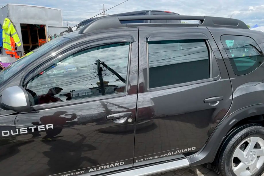 Dacia Duster 2008–2018 Deflektorji oken (4 kosi, HIC) Image