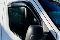 Nissan NV400 2010–2024 Vetrni deflektorji za okna (2 kosa, HIC) fotografija 4