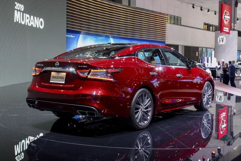 Paradni sedan Nissan Maxima v prenovljeni podobi