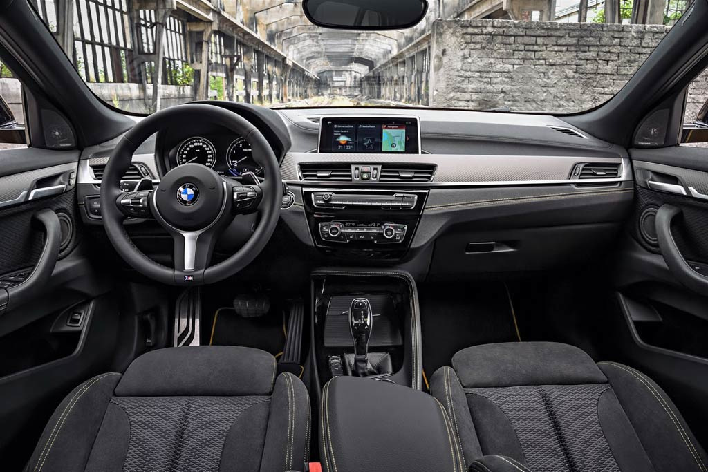 Pregled kompaktnega križanca BMW X2