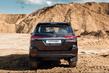 Pregled 7-sedežnega terenskega vozila Toyota Fortuner z okvirno šasijo fotografija 4