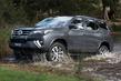 Pregled 7-sedežnega terenskega vozila Toyota Fortuner z okvirno šasijo fotografija 1