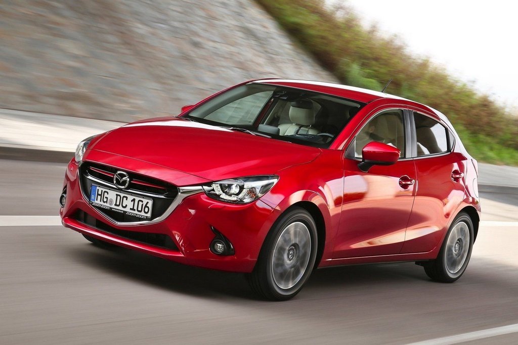 Kompaktna petvratna kombilimuzina Mazda 2