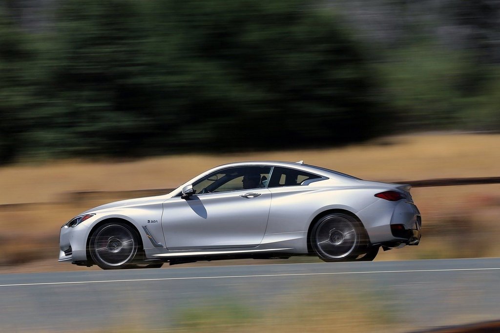 Pregled športnega kupeja Infiniti Q60