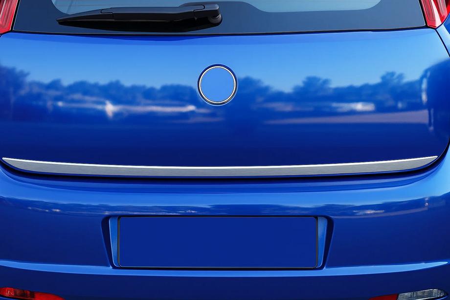 Fiat Grande Punto/Punto EVO 2006–2018 Zaščitna letev roba prtljažnika (nerjaveče jeklo) Image