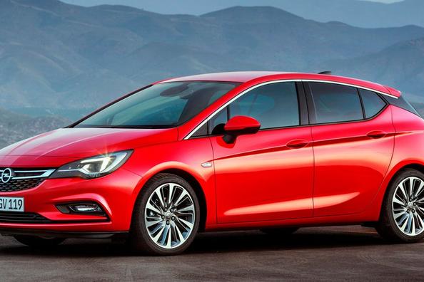 Pregled petvratnega kombilimuzinskega Opel Astra K