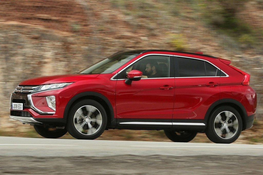 Pregled crossoverja Mitsubishi Eclipse Cross