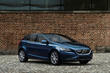 Pregled petvratnega kombilimuzinskega Volvo V40 fotografija 2