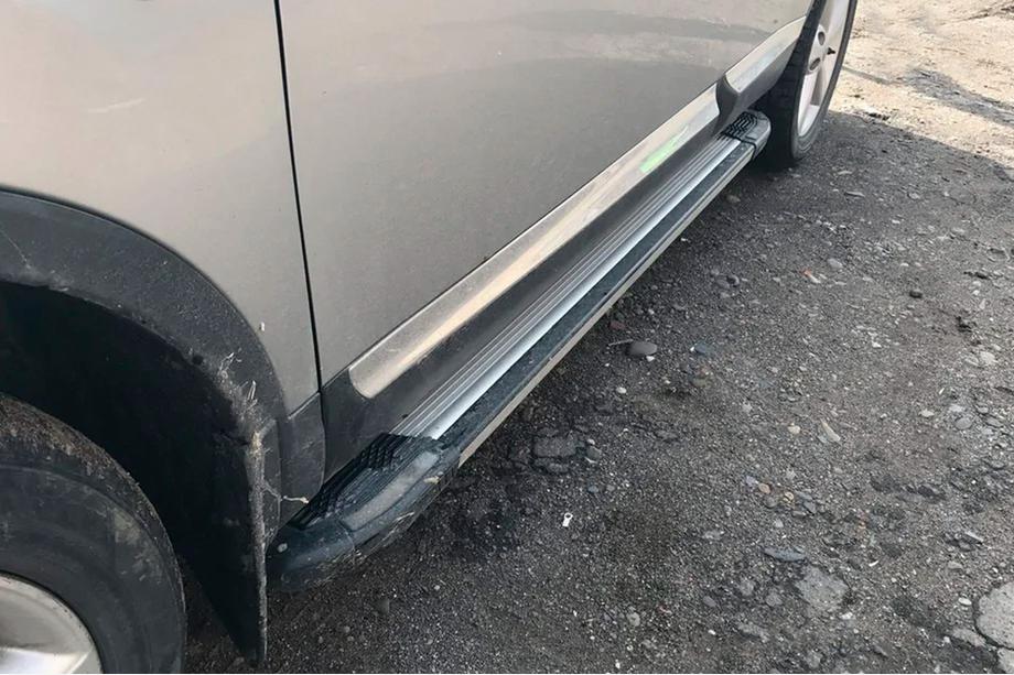 Nissan Qashqai 2007–2010 Bočne stopnice Rainbow (2 kosa, aluminij) Image