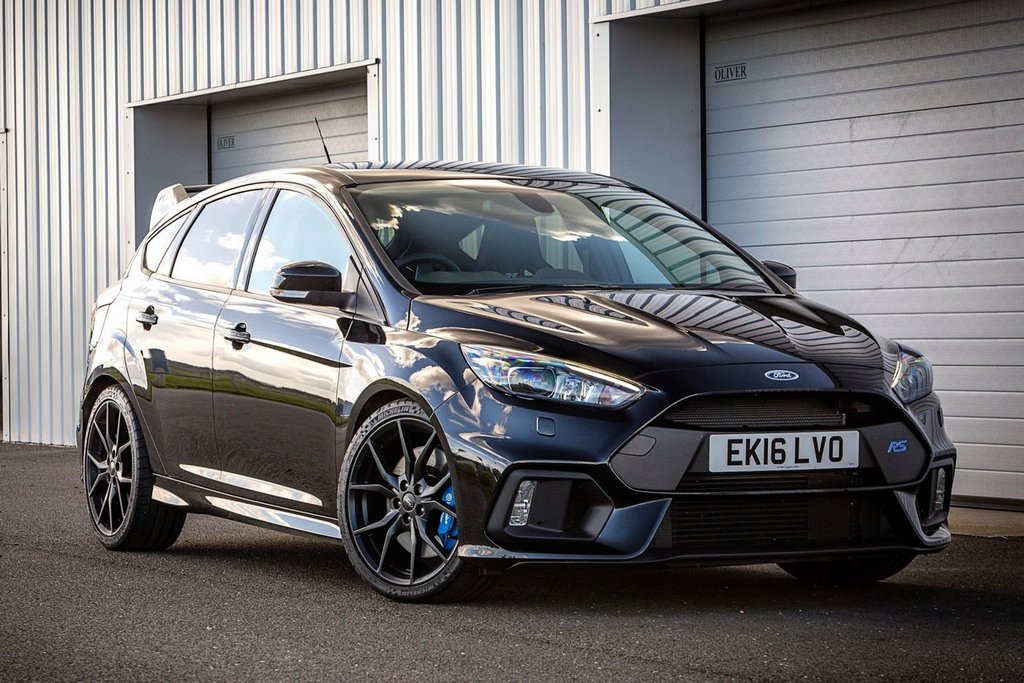 Pregled nabrite različice kombilimuzine Ford Focus RS