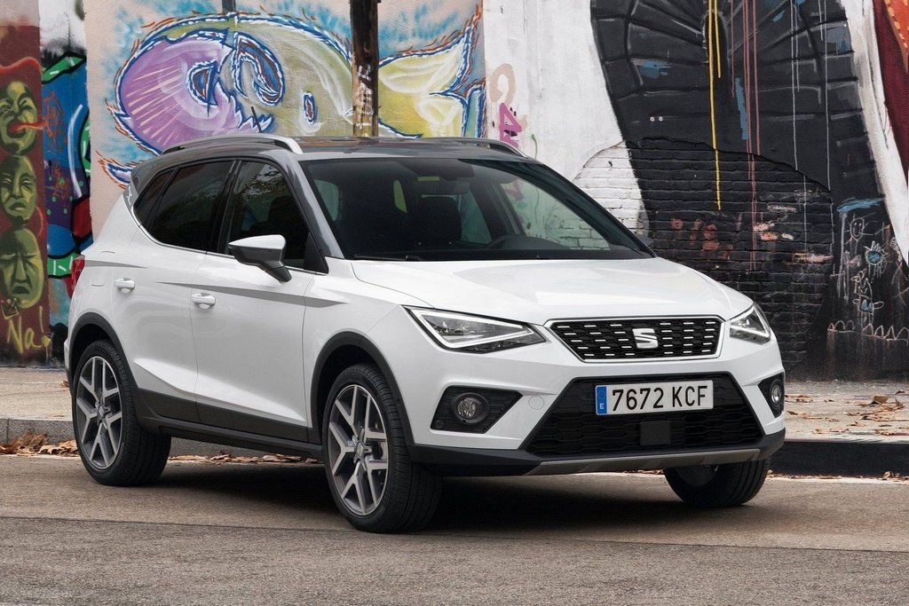Pregled kompaktnega križanca SEAT Arona