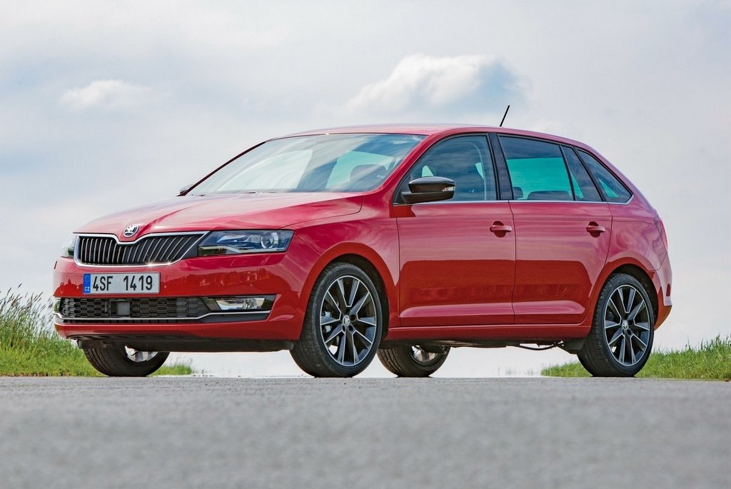 Posodobljeni kombilimuzinski Skoda Rapid Spaceback