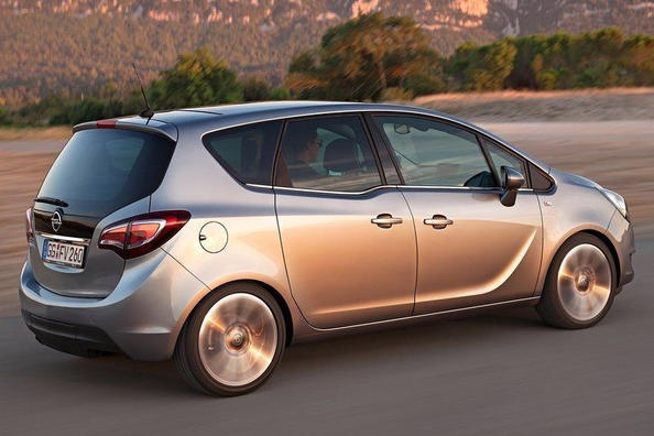 Pregled kompaktnega enoprostorca Opel Meriva B