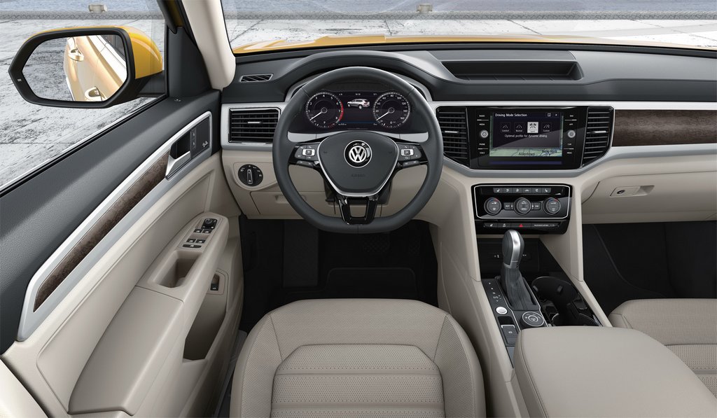 Pregled štirikolesno gnanega križanca Volkswagen Teramont