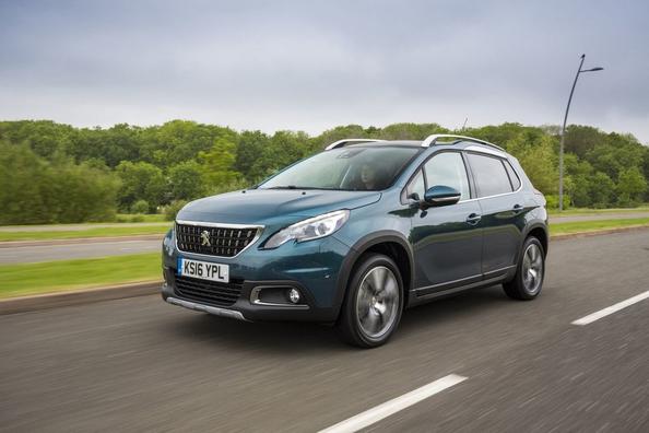Posodobljena različica kompaktnega križanca Peugeot 2008 Fotografija 5