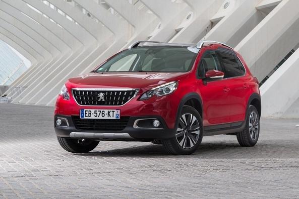 Posodobljena različica kompaktnega križanca Peugeot 2008 Fotografija 2