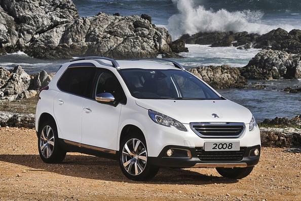 Posodobljena različica kompaktnega križanca Peugeot 2008 Fotografija 1