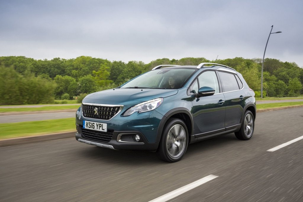 Posodobljena različica kompaktnega križanca Peugeot 2008