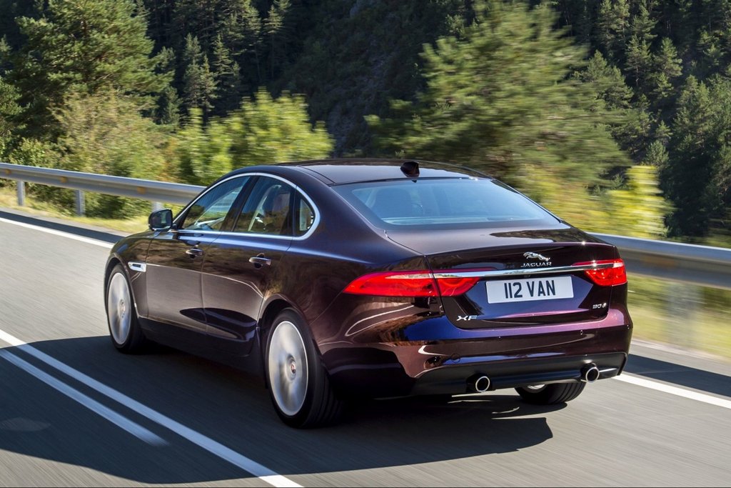 Druga generacija premijske limuzine Jaguar XF