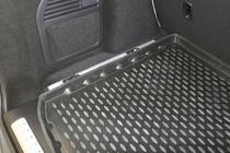 Range Rover Evoque 2012–2018 Gumijasta preproga za prtljažnik z adaptivnim sistemom pritrditve (Novline) fotografija 3