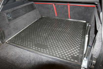 Range Rover IV L405 2013–2021 Gumijasto korito za prtljažnik (z vodili) Novline, crossover fotografija 3
