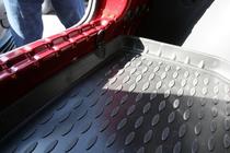 Renault Duster 2008–2017 Gumijasta kadica za prtljažnik (Novline) crossover (2WD) fotografija 2