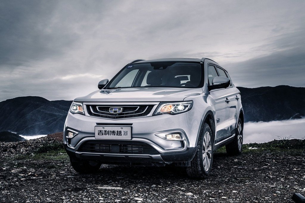 Kompaktni crossover Geely Atlas